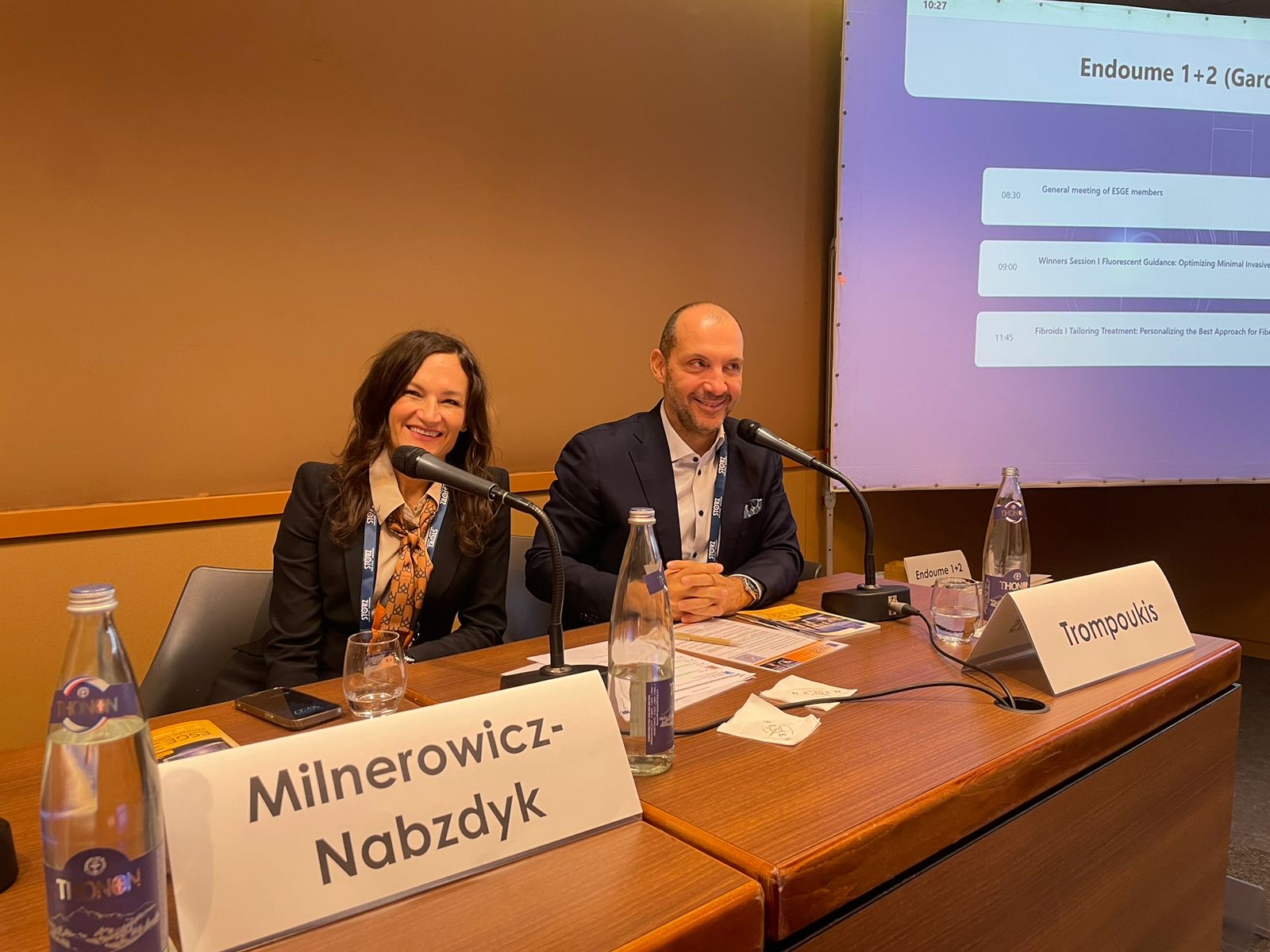 Prof. Ewa Milnerowicz-Nabzdyk podczas panelu na międzynarodowym kongresie endoskopii ginekologicznej